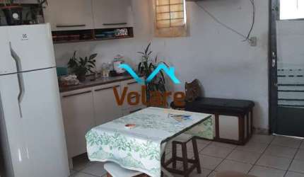 Imperdível! Casa à venda em Novo Osasco-SP com 6 quartos, 3 salas, 5 banheiros e 220m² de área.