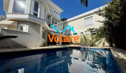 Imóvel de alto padrão com 4 suítes no Residencial Valville 1 em Santana de Parnaíba/SP: 369m², 6 vagas.