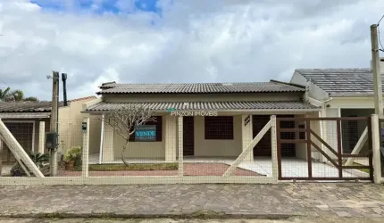 Casa próxima à Avenida Principal de Atlântida Sul