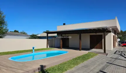 Casa à venda em Arroio do Sal,  Próxima ao centro