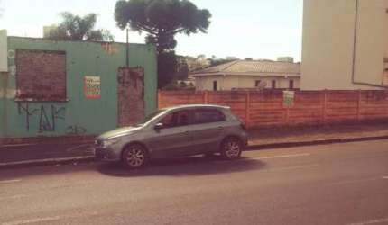 Terreno à venda em Uvaranas