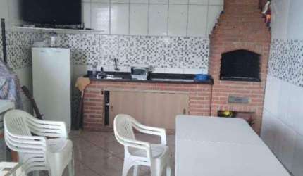 CASA A VENDA NO BAIRRO DO TABOÃO COM CHURRASQUEIRA, MINI ACADEMIA, 3 VAGAS DE GARAGEM, 3 WC, ÓTIMA LOCALIZAÇÃO
