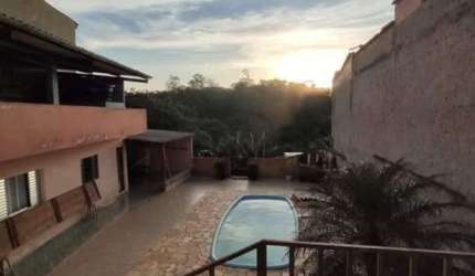 Casa com piscina e horta Riacho Grande