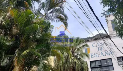 Prédio com cinco pavimentos no Humaitá entre Botafogo e Lagoa , Humaitá, Rio de Janeiro, RJ