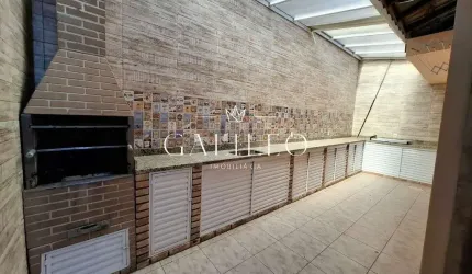 CASA TÉRREA COM DOIS DORMITÓRIOS, COM SUÍTE, GARAGEM COBERTA E CHURRASQUEIRA!