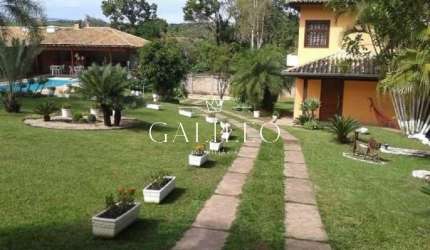 VENDA -  Linda Chácara no Condomínio Vista Alegre  AT 2.100m2  AC 600m2 - 3 dorms, 3 banheiros, lazer