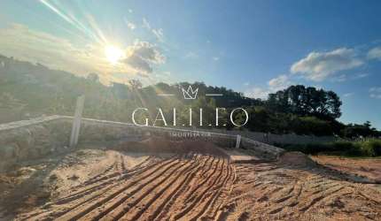 Vende Lote em Construção com 656 m²  Horto Florestal - Jundiaí- SP - Área construída construída 358 m² - projetos, fundação, piscina e muro de arrimo.