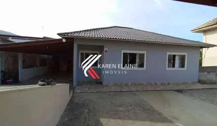 Casa a venda com 3 dormitórios, sozinha no terreno, Fundos- Biguaçu.