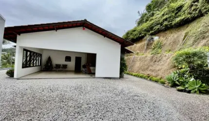 Casa com 2 quartos à venda no Águas Claras, Brusque , 180 m2 por R$ 1.200.000