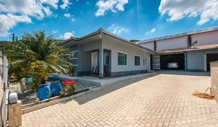 Casa com 2 quartos à venda no Bateas, Brusque  por R$ 1.000.000
