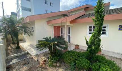 Casa com 4 quartos à venda no Steffen, Brusque , 280 m2 por R$ 1.300.000