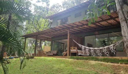 Apartamento à venda na Praia do Forte: 2 quartos, 2 suítes, 4 banheiros, 130m² - Mata de São João-BA.