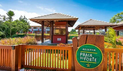 Apartamento Duplex Mobiliado à Venda e para Locação no Condomínio Reserva, Praia do Forte, BA – Conforto e Sofisticação Perto do Mar