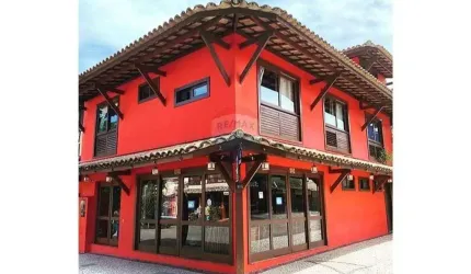 Casa à venda em Praia do Forte, Mata de São João-BA: 2 quartos, 2 suítes, 3 banheiros, 294m². Venha conferir!