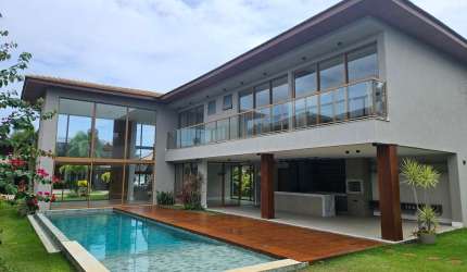 Casa de luxo em condomínio na Praia do Forte: 5 quartos, 5 suítes, 380m²!