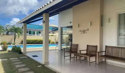 Casa de luxo em condomínio à venda em Guarajuba, Camaçari-BA: 5 quartos, 5 suítes, 1 sala, 6 banheiros, 5 vagas de garagem, 750m².