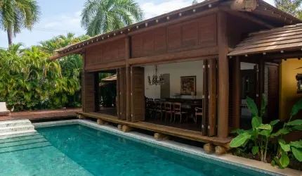 CASA DE ALTO LUXO A VENDA EM PRAIA DO FORTE CONDOMÍNIO ALDEIA DOS COQUEIROS