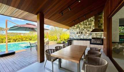 Casa a venda em Praia do Forte Condomínio Praia Bella, Mata de São João-BA: 5 quartos, 5 suítes, 283,63 m² - Imperdível!