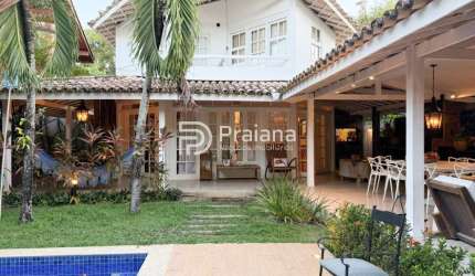 Charmosa Casa na Aldeia dos Pescadores: Conforto e Proximidade do Mar em Praia do Forte