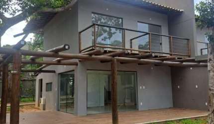 Imperdível! Casa de luxo em condomínio na Praia do Forte, Mata de São João-BA: 3 quartos, 2 suítes, 300m².