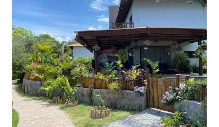 Casa de luxo em condomínio à venda em  Praia do Forte Mata de São João-BA: 3 quartos, 3 suítes, 4 banheiros, 2 vagas, 136m².