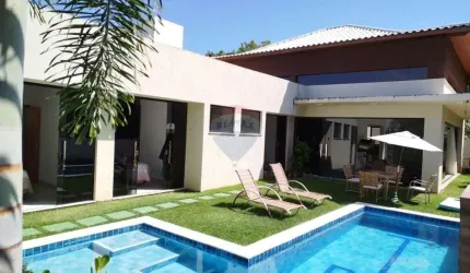 Casa de luxo em condomínio à venda em Guarajuba, Camaçari-BA: 4 quartos, 4 suítes, 5 banheiros, 6 vagas, 200m². Venha conferir!