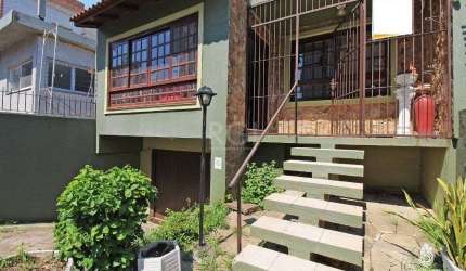 Casa para Venda - 202m², 4 dormitórios, sendo 1 suites, 3 vagas - Petrópolis