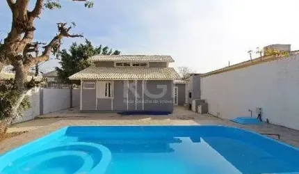Casa para Venda - 101m², 3 dormitórios, sendo 1 suites, 3 vagas - Guarujá