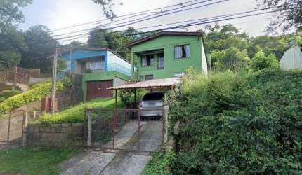 Casa 280m² - 5 dormitórios, 4 banheiros, 2 vagas no bairro Cascata