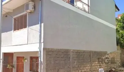 Casa com 4 dormitórios no bairro Vila Nova