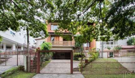 Casa para Venda - 416.89m², 4 dormitórios, sendo 1 suites, 5 vagas - Tristeza