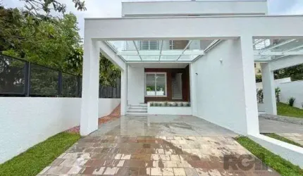 Casa em Porto Alegre, no bairro Vila Conceição, com 3 dormitório(s), à venda.