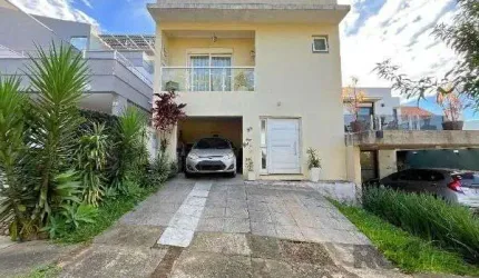 Casa Condominio em Porto Alegre, no bairro Vila Nova, com 3 dormitório(s), e 3 banheiros, à venda.