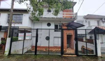 Apartamento JK em Porto Alegre, no bairro Medianeira, com 1 dormitório(s), e 1 banheiros, à venda.
