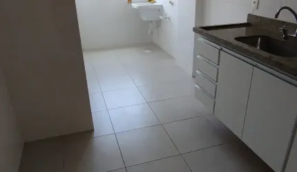 Excelente, novo dois quartos com suite.