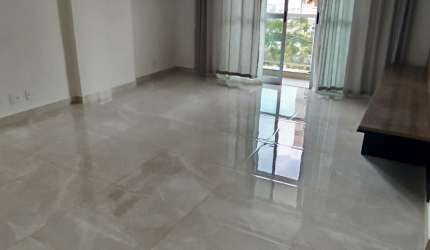 Novo, lindo apartamento de dois quartos.