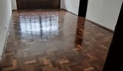 Excelente . Salão grande, dois quartos grandes , banheiro grande, copa cozinha enorme