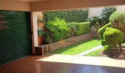 Casa com 4 quartos para alugar, 230 m² por R$ 5.133/mês - Jardim Sumaré - Ribeirão Preto/SP