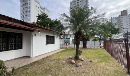 Comercial para Locação em Itajaí, Vila Operária, 3 dormitórios, 1 suíte, 3 banheiros, 3 vagas
