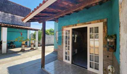 Casa 2 quartos, uma suíte, amplo quintal, 247m de área, em Itaipuaçu, Maricá - Imperdível!
