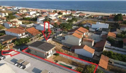 Casa dois dormitórios perto da praia.