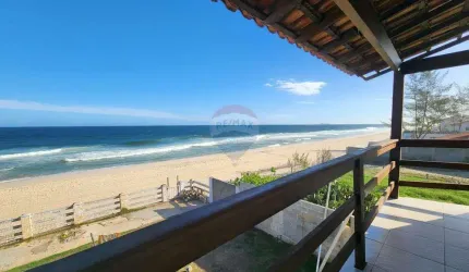 Casa 4 quartos, 4 suítes, 283 m de areá útil, pé na areia