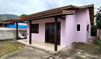 Casa no Barroco, Itaipuaçu com 03 quartos amplos, sendo uma suíte, espaço Gourmet e área para uma piscina
