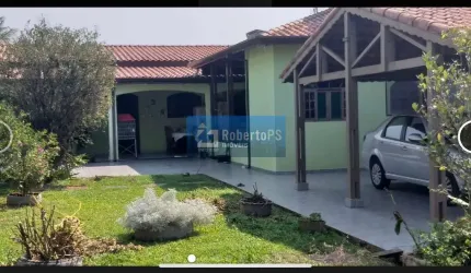 Linda casa térrea em Caraguatatuba com 3 dormitórios, 500 metros da praia.