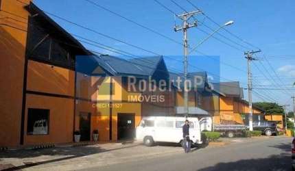 Shopping localizado em Cotia, com 16 lojas. Renda de 71 mil reais por mês.