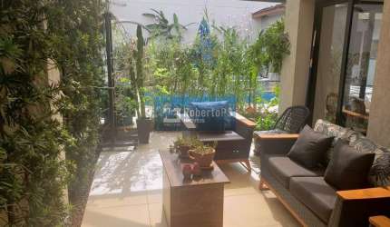 Sobrado com 4 quartos / 2 suítes com consultório em anexo e piscina