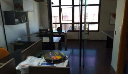 Excelente sala comercial no Jardim Aquarius, de frente para rua, andar alto