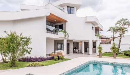 Excelente oportunidade, casa luxuosa em condomínio fechado no Colinas