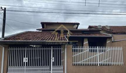 Casa para Venda em Taubaté, Parque Bandeirantes, 3 dormitórios, 1 suíte, 1 banheiro, 2 vagas