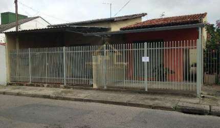 Casa para Venda em Taubaté, Jardim Canuto Borges, 3 dormitórios, 2 banheiros, 2 vagas